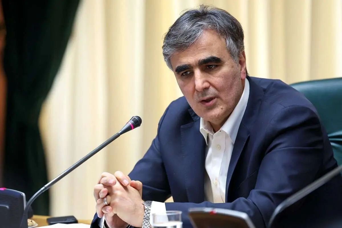 منابع ارزی بانک مرکزی داخل و خارج کشور در دسترس است